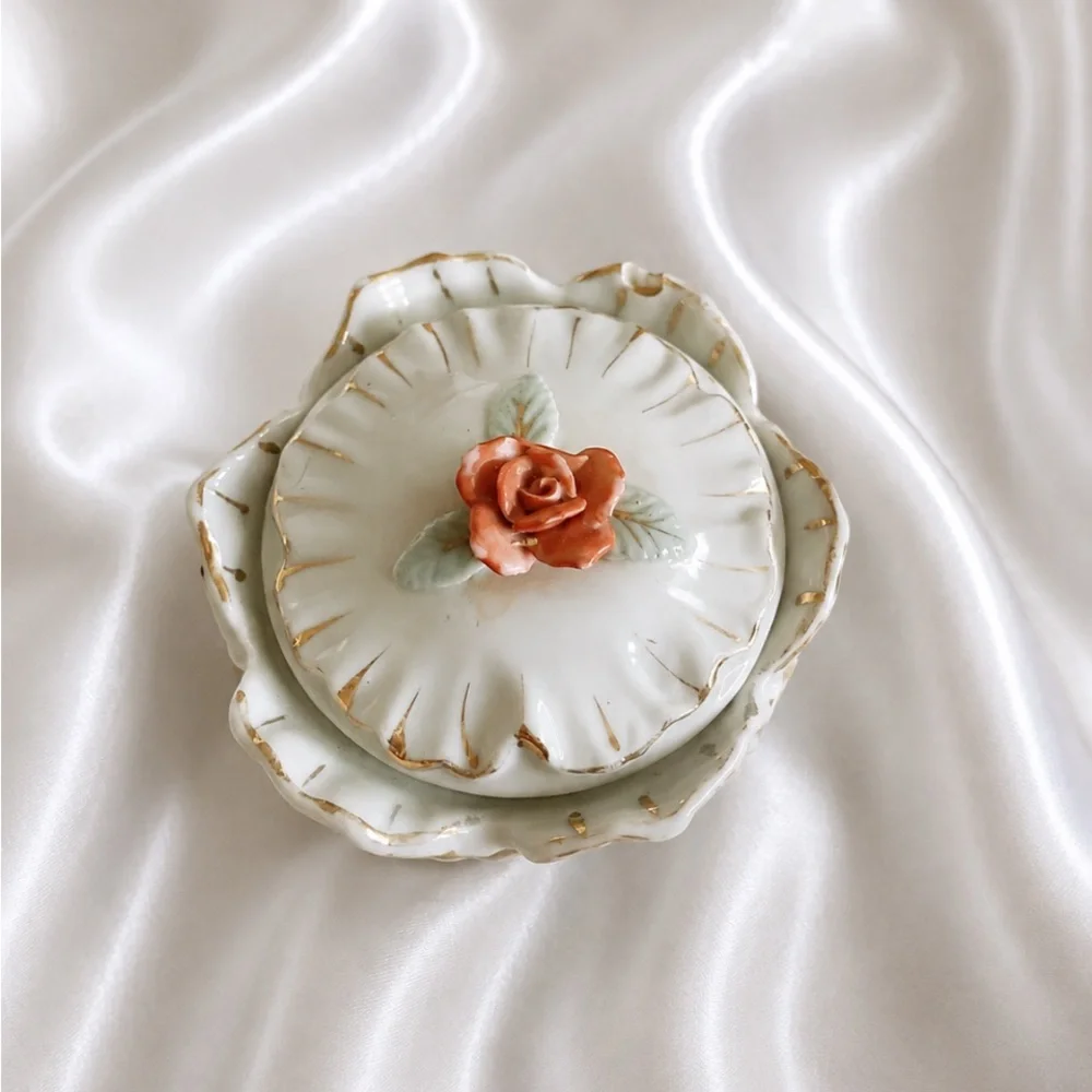 VTG 1950s Royal Sealy Cabbage Covered Trinket Box Dish Roses Japan porcelain